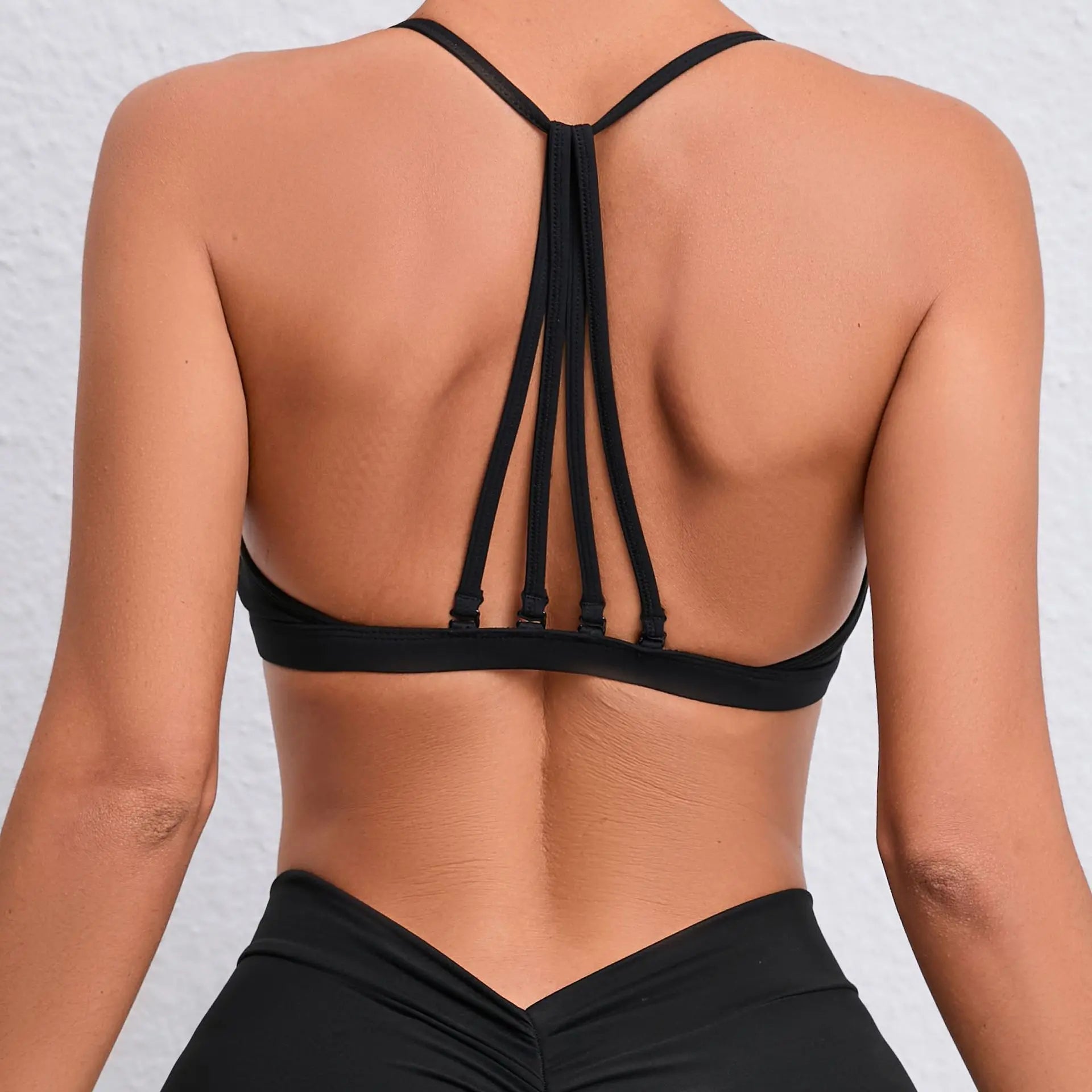 European and American style yoga sports bra with cross-back design, slimming effect, suitable for women exercise and lifting